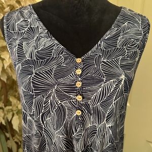 Late August Ladies Sleeveless Blouse Size Medium (NWT)